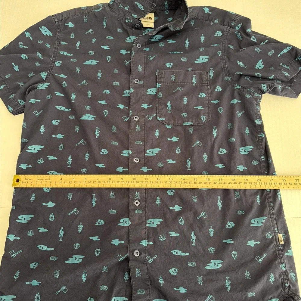 Men's The North Face  Navy /Blue Teal Outdoor Adventure Print-Size Large